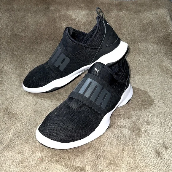 Puma dare deals women's sneakers